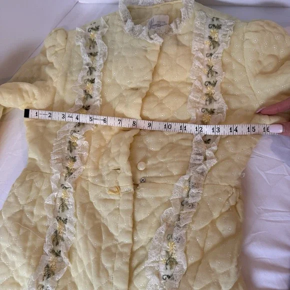 Vintage House Coat Quilted Robe Floral Lace 1960s By Loungees Butter Yellow Sz S - Picture 8 of 9